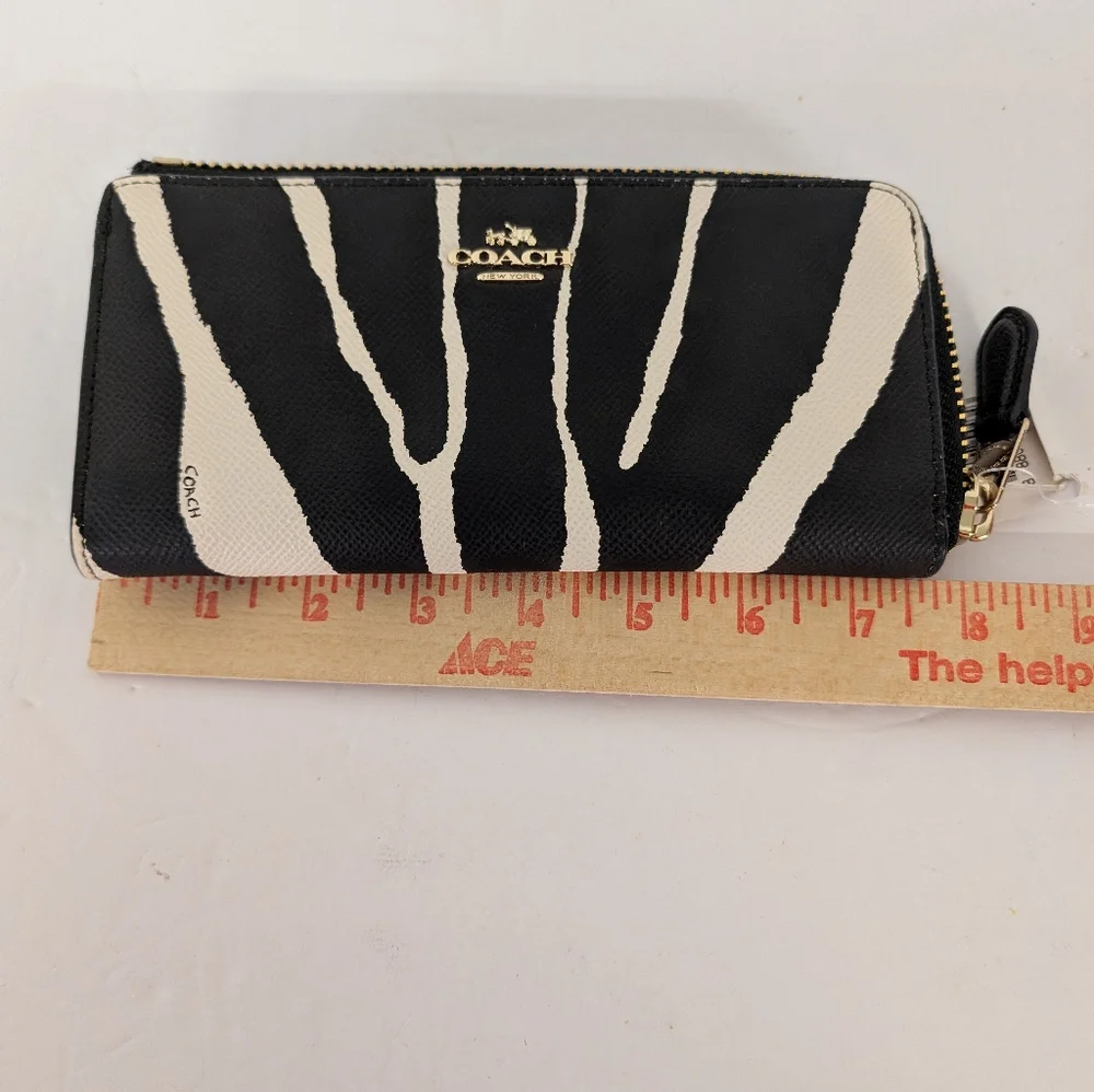 Coach Wallet Zebra Stripe Black and White NWT